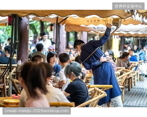 成都蓉城俱乐部整合“盖碗茶”文化IP，在比赛日为球迷提供差异化服务
